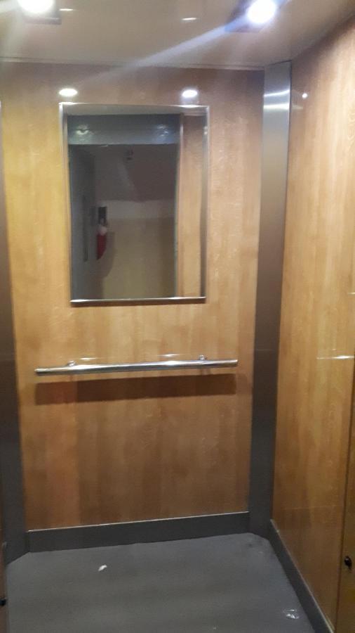 Apartamenty Centrum Panoramiczna Mala Dwojka Swan Labedz Promenada Klimatyzacja Lodowa Kielce Buitenkant foto